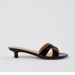 NEW $158 ANN TAYLOR Patent crossover kitten heels sandals sz 7 Rich Walnut